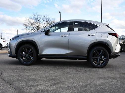 2026 Lexus NX 450h+ Luxury