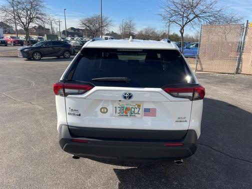 2022 Toyota RAV4 Hybrid XLE
