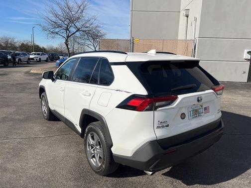 2022 Toyota RAV4 Hybrid XLE