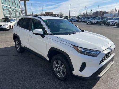 2022 Toyota RAV4 Hybrid XLE