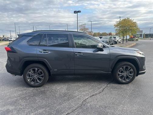 2024 Toyota RAV4 Hybrid SE