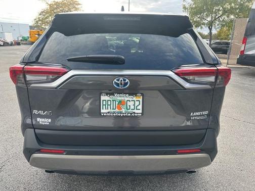 2024 Toyota RAV4 Hybrid SE