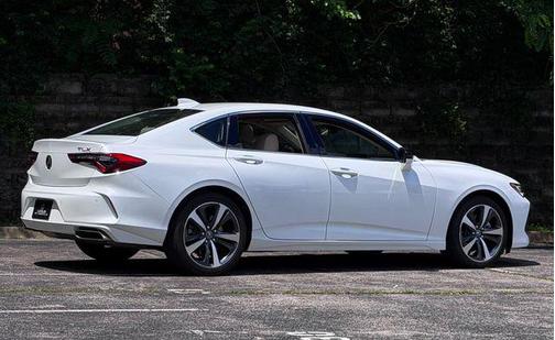 Platinum White Pearl 2025 Acura TLX Technology