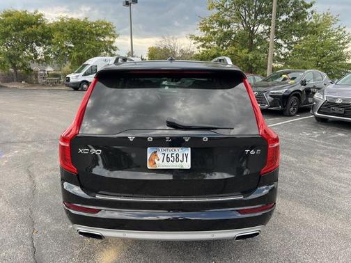 2017 Volvo XC90 T6 Momentum