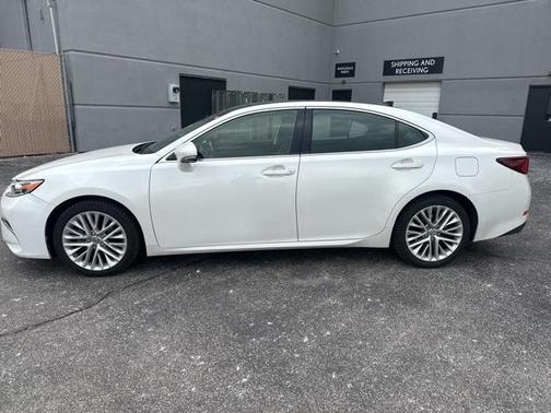 2016 Lexus ES 350 Base