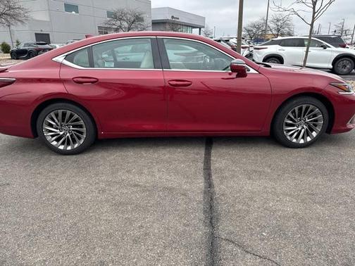 2025 Lexus ES 300h Ultra Luxury