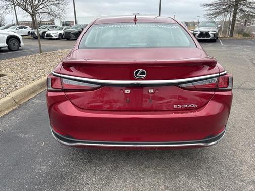 2025 Lexus ES 300h Ultra Luxury