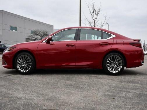 2025 Lexus ES 300h Ultra Luxury