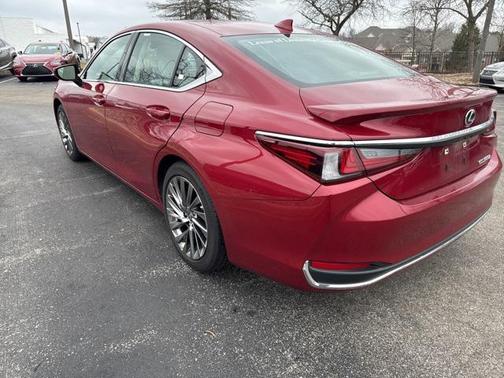 2025 Lexus ES 300h Ultra Luxury