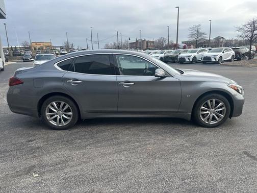 2017 INFINITI Q70 3.7X