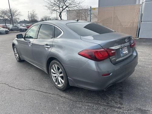 2017 INFINITI Q70 3.7X