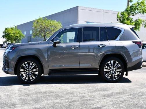 2022 Lexus LX 600 Luxury