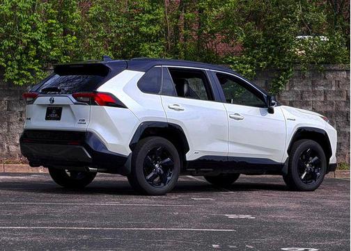 2021 Toyota RAV4 Hybrid SE