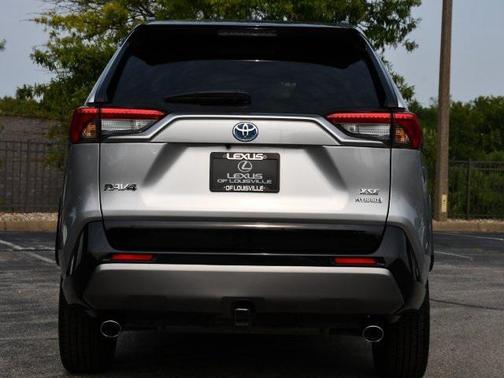 2021 Toyota RAV4 Hybrid SE