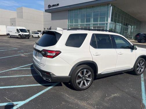 Platinum White Pearl 2023 Honda Pilot AWD Elite