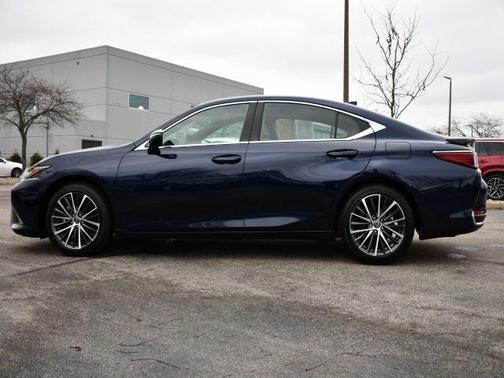 2025 Lexus ES 300h Base