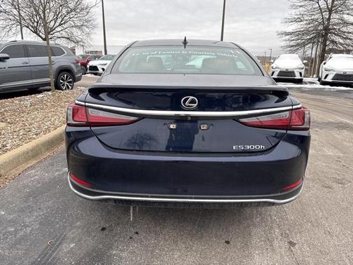 2025 Lexus ES 300h Base