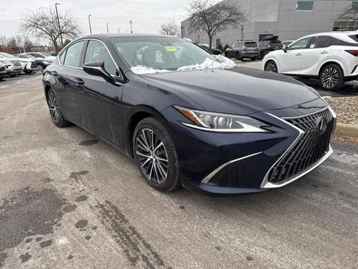 2025 Lexus ES 300h Base