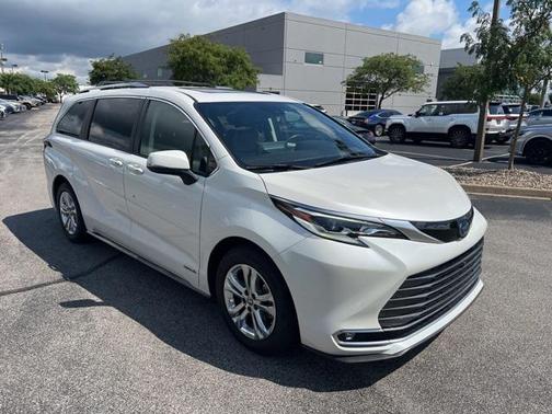 2021 Toyota Sienna Platinum 7 Passenger