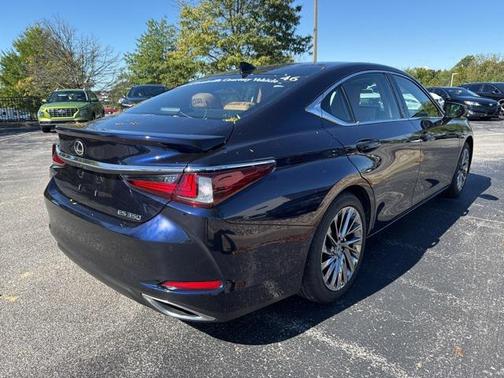 2025 Lexus ES 350 Ultra Luxury