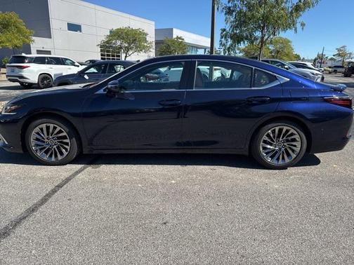 2025 Lexus ES 350 Ultra Luxury