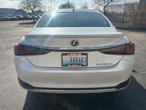 2025 Lexus ES 300h Luxury