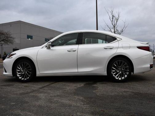2025 Lexus ES 300h Luxury
