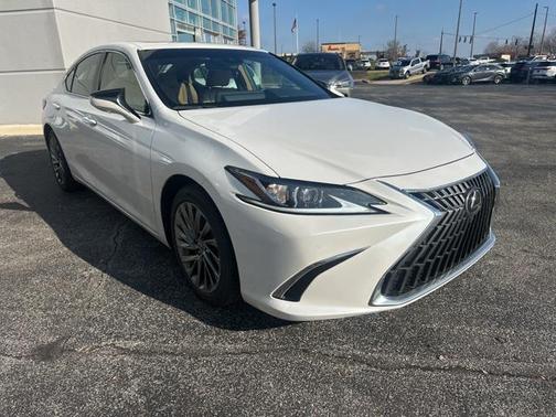 2025 Lexus ES 300h Luxury