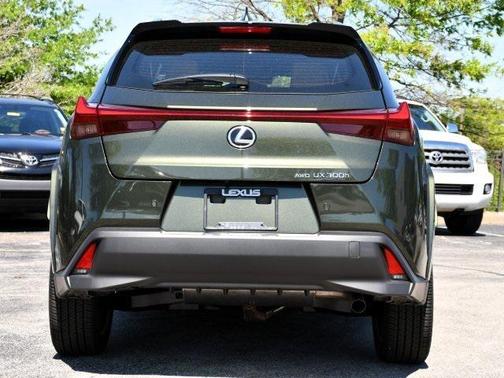 2025 Lexus UX 300h Premium