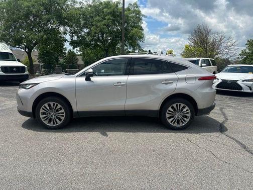Pearl 2023 Toyota Venza Limited