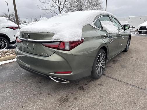 2025 Lexus ES 350 Base