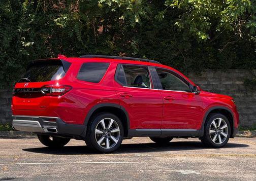 Radiant Red Metallic II 2023 Honda Pilot AWD Elite
