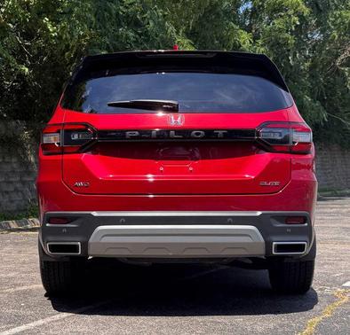 Radiant Red Metallic II 2023 Honda Pilot AWD Elite