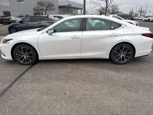 2025 Lexus ES 350 Base