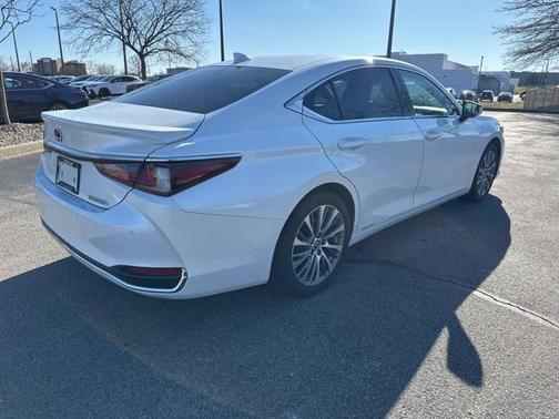 2020 Lexus ES 300h Base