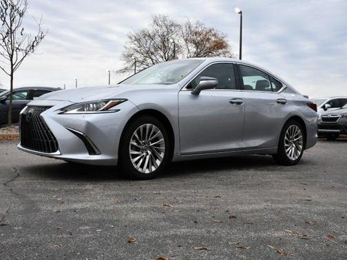 2023 Lexus ES 300h Luxury