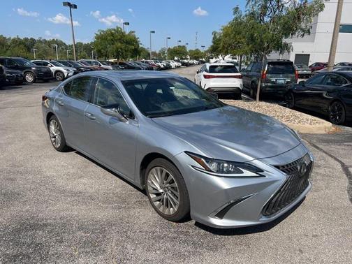 2023 Lexus ES 300h Luxury
