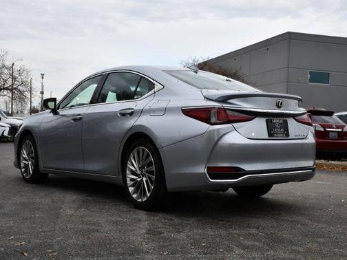 2023 Lexus ES 300h Luxury
