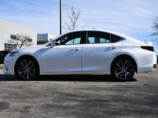 2023 Lexus ES 300h Base