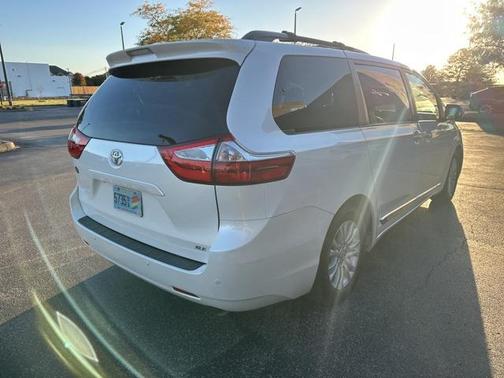 2015 Toyota Sienna XLE