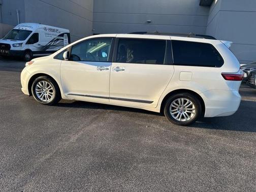 2015 Toyota Sienna XLE