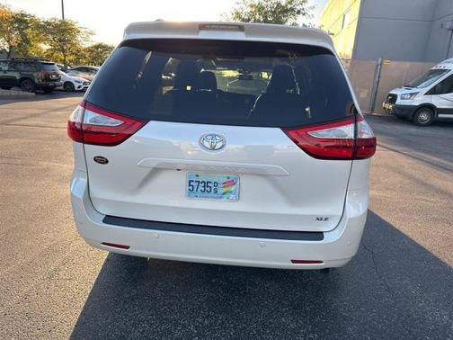 2015 Toyota Sienna XLE