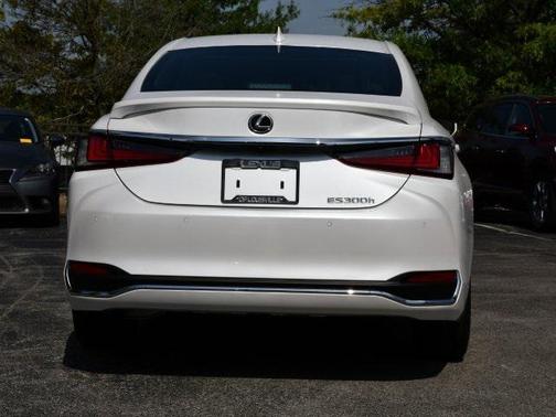 2024 Lexus ES 300h Luxury