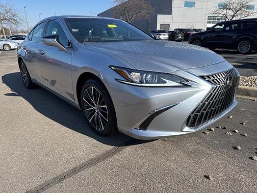 2025 Lexus ES 300h Base