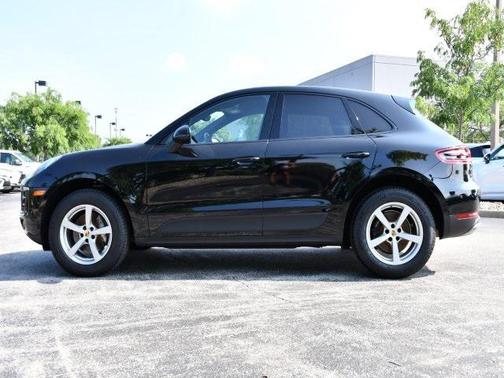 2017 Porsche Macan Base