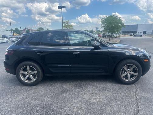 2017 Porsche Macan Base