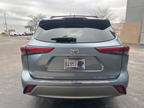 2022 Toyota Highlander Platinum