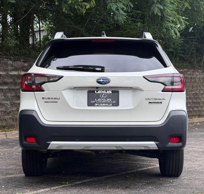 Crystal White Pearl 2023 Subaru Outback Touring