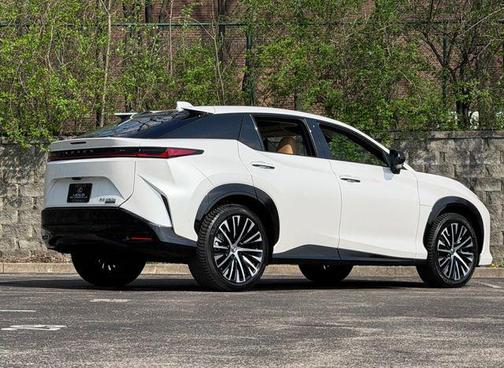 Eminent White Pearl 2024 Lexus RZ 450e Premium