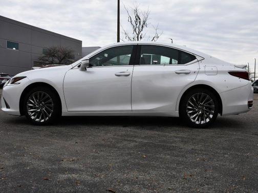 2025 Lexus ES 300h Ultra Luxury